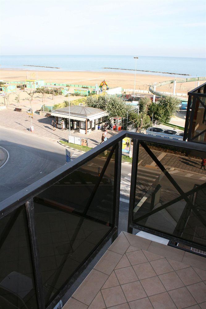 Residenza Sol Holiday Rimini Bagian luar foto