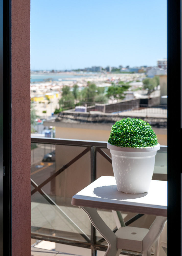 Residenza Sol Holiday Rimini Bagian luar foto