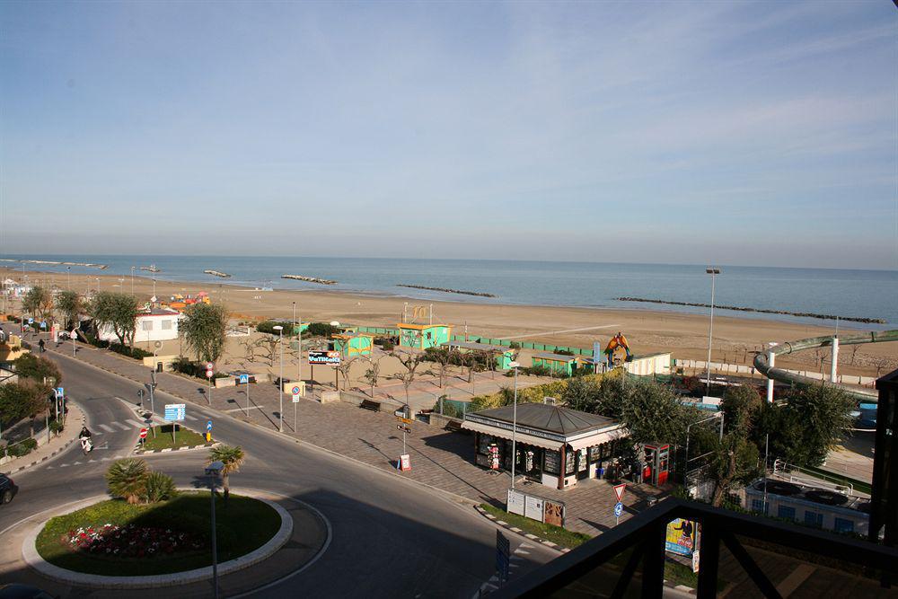 Residenza Sol Holiday Rimini Bagian luar foto