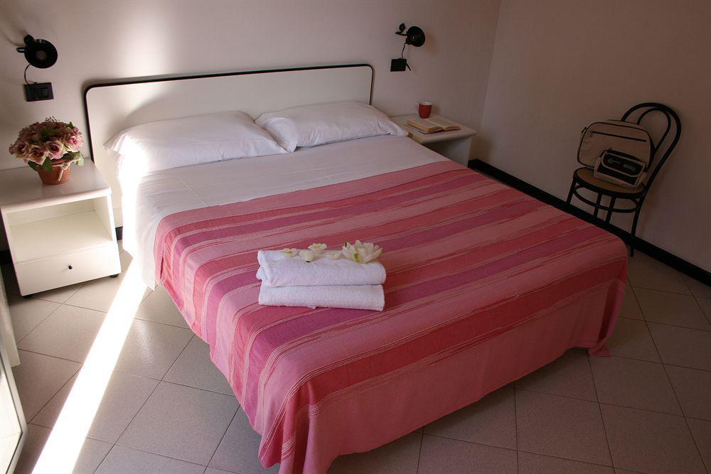 Residenza Sol Holiday Rimini Bagian luar foto
