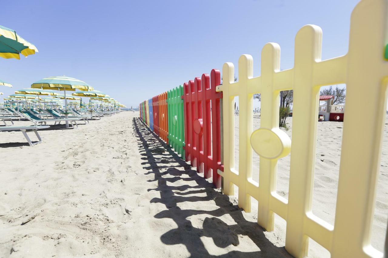 Residenza Sol Holiday Rimini Bagian luar foto
