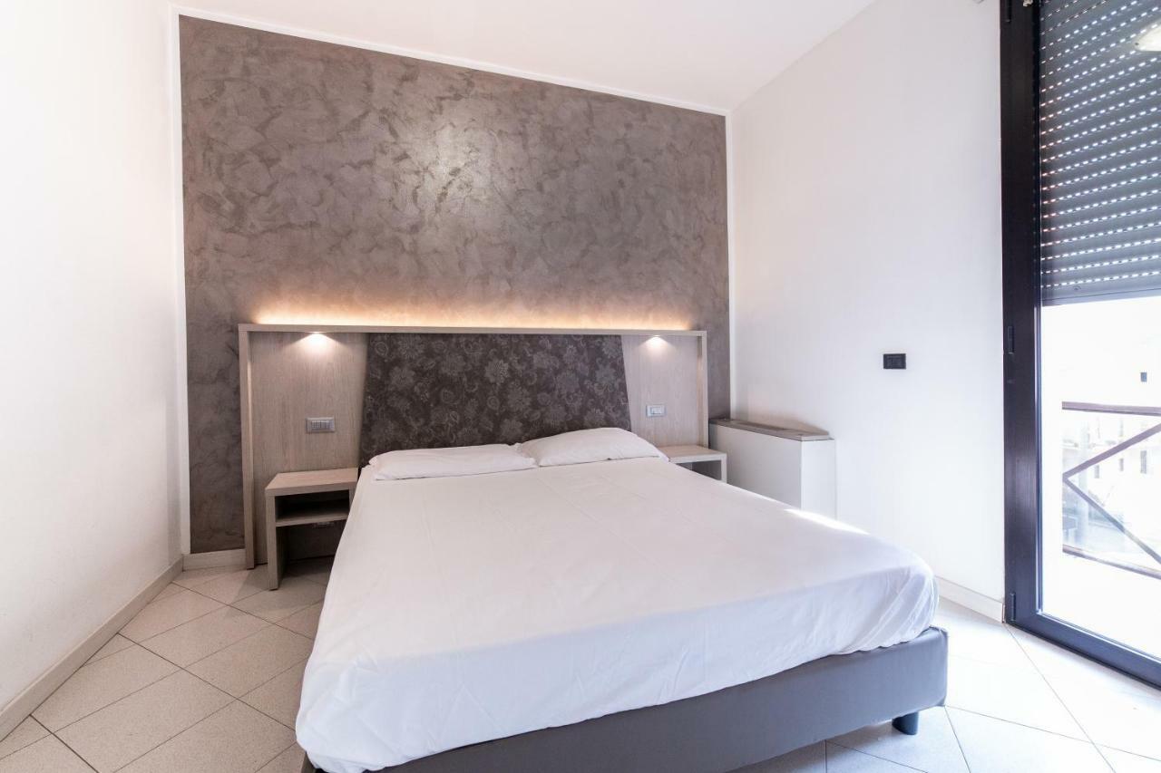 Residenza Sol Holiday Rimini Bagian luar foto
