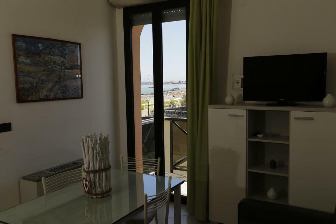 Residenza Sol Holiday Rimini Bagian luar foto