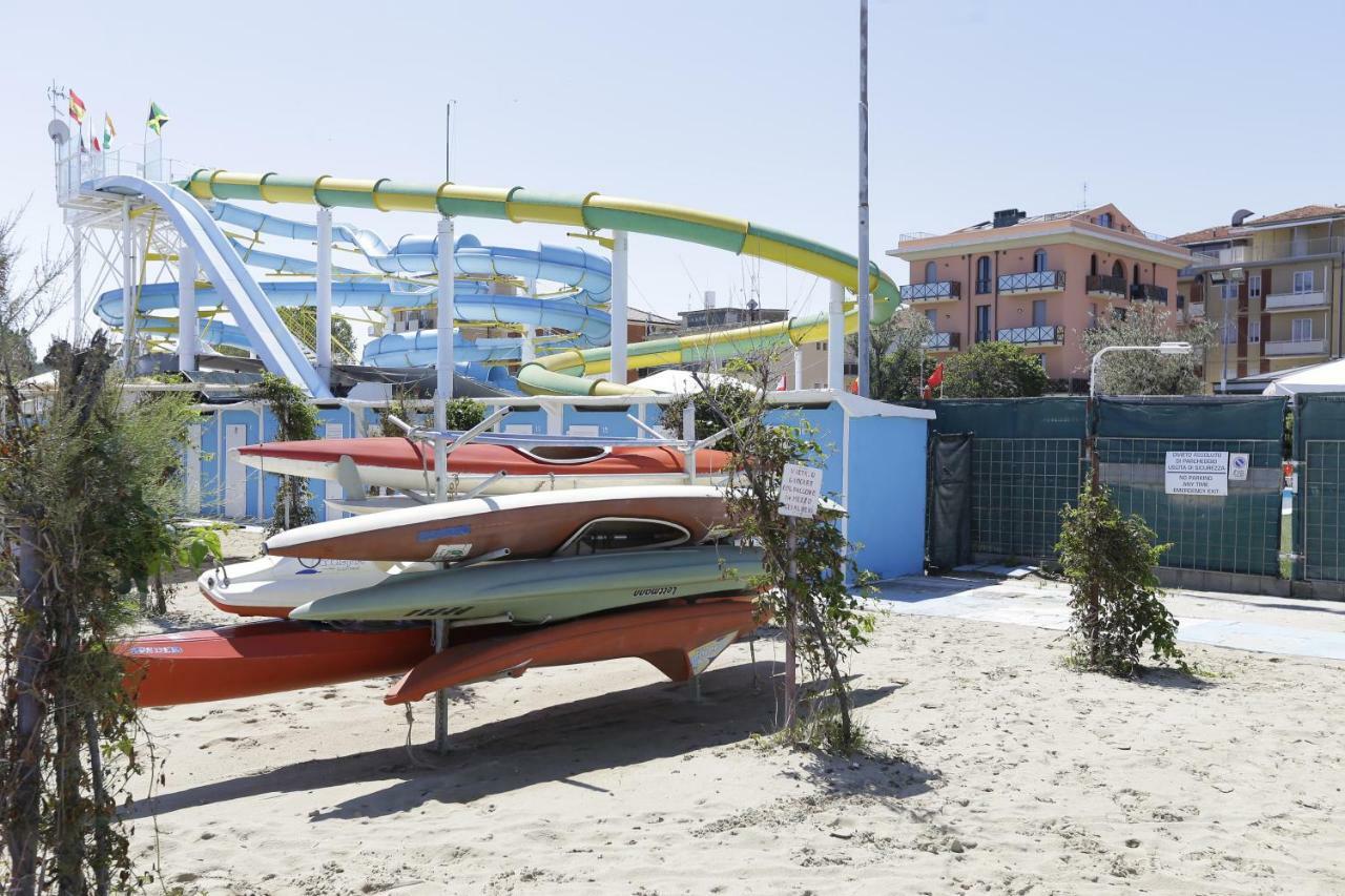 Residenza Sol Holiday Rimini Bagian luar foto